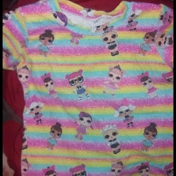 Clothes - Picture 1 of 4